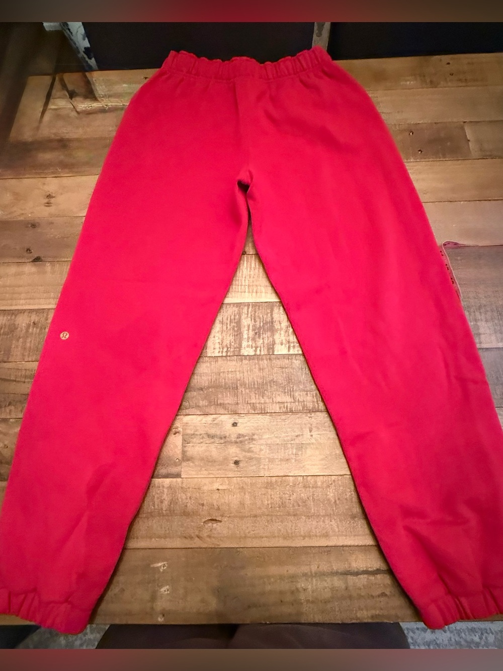 lululemon Lunar New Year Scuba Mid-Rise Oversized Jogger Dark Red Small EUC - Picture 3 of 6